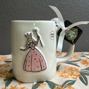 “Wizard of Oz” 85th Anniversary “Glinda the good witch “ mug
Fast shipping!!